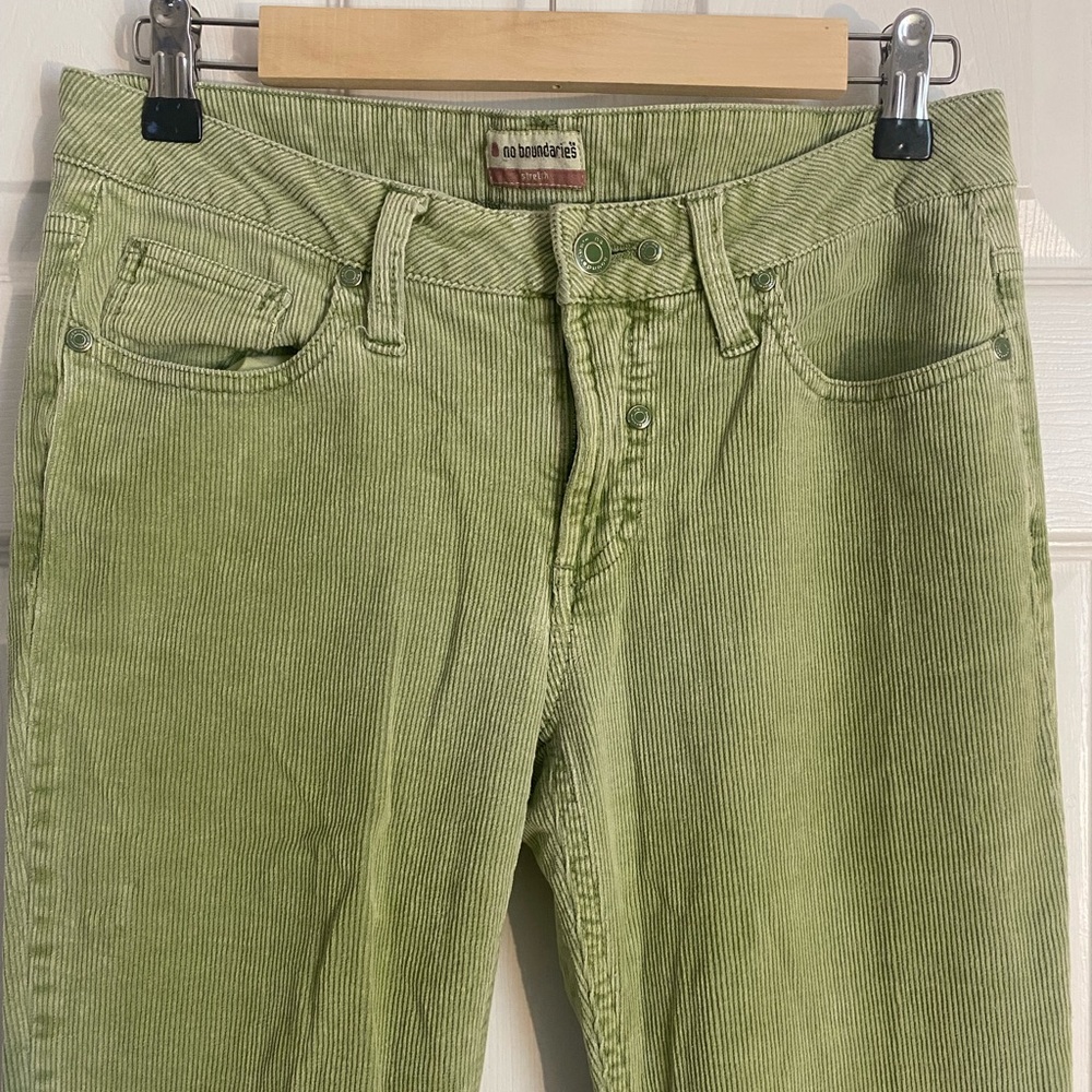 No Boundaries Women’s Green Corduroy Jeans
